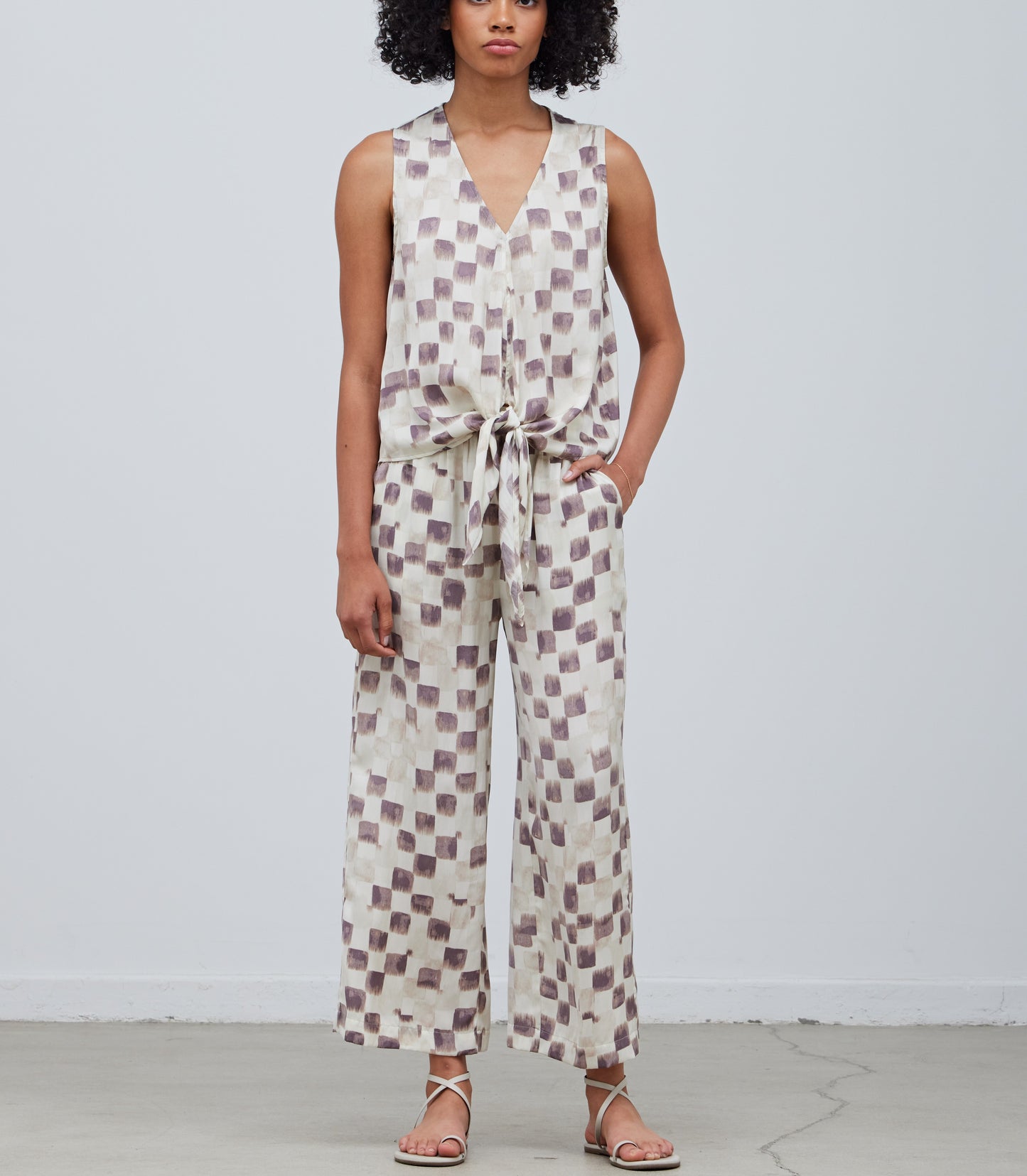 CHECKER PRINTED TIED TOP