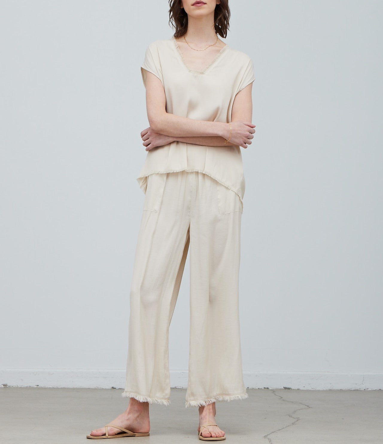 SQUARED NECK SHELL BLOUSE