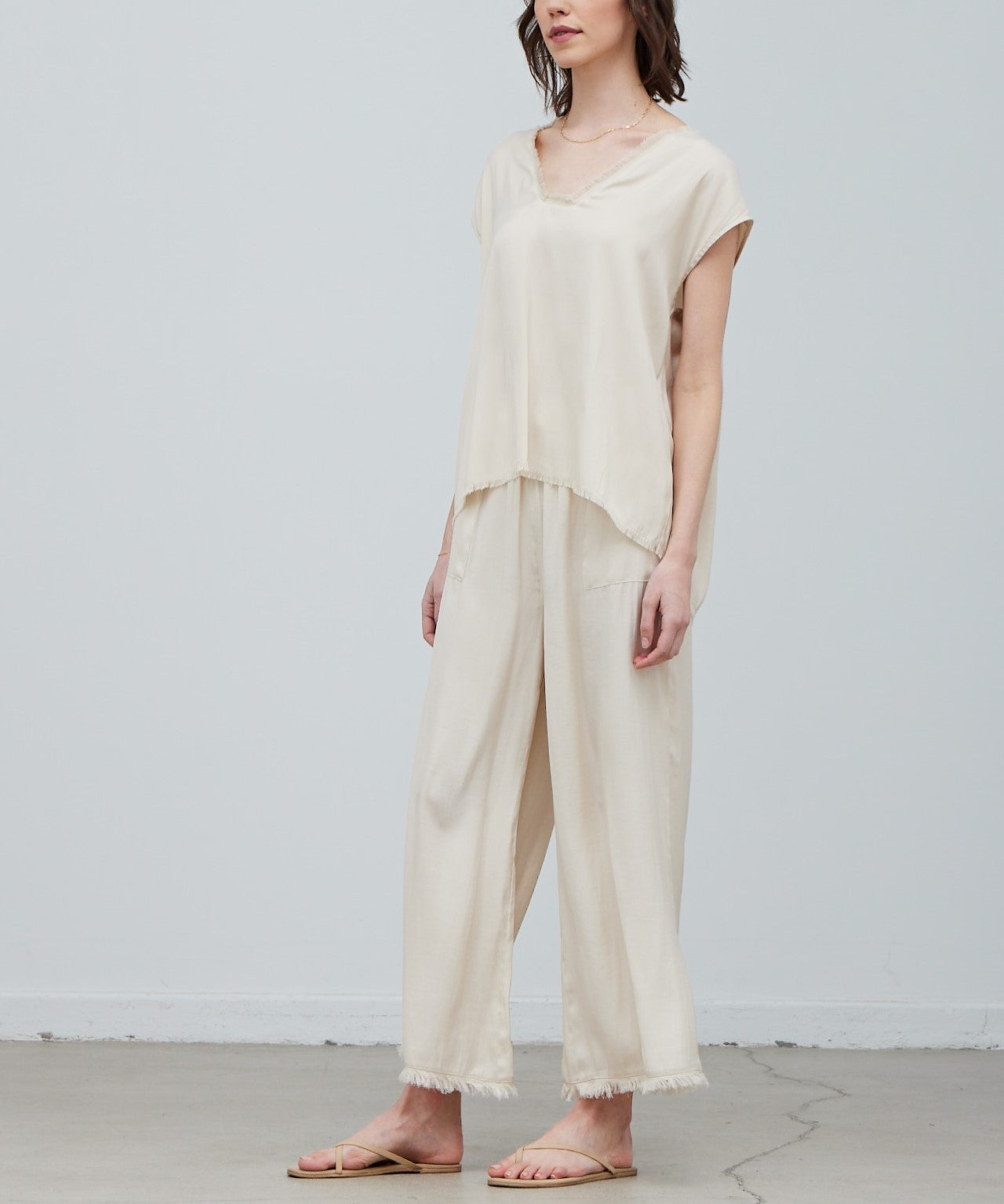 SQUARED NECK SHELL BLOUSE