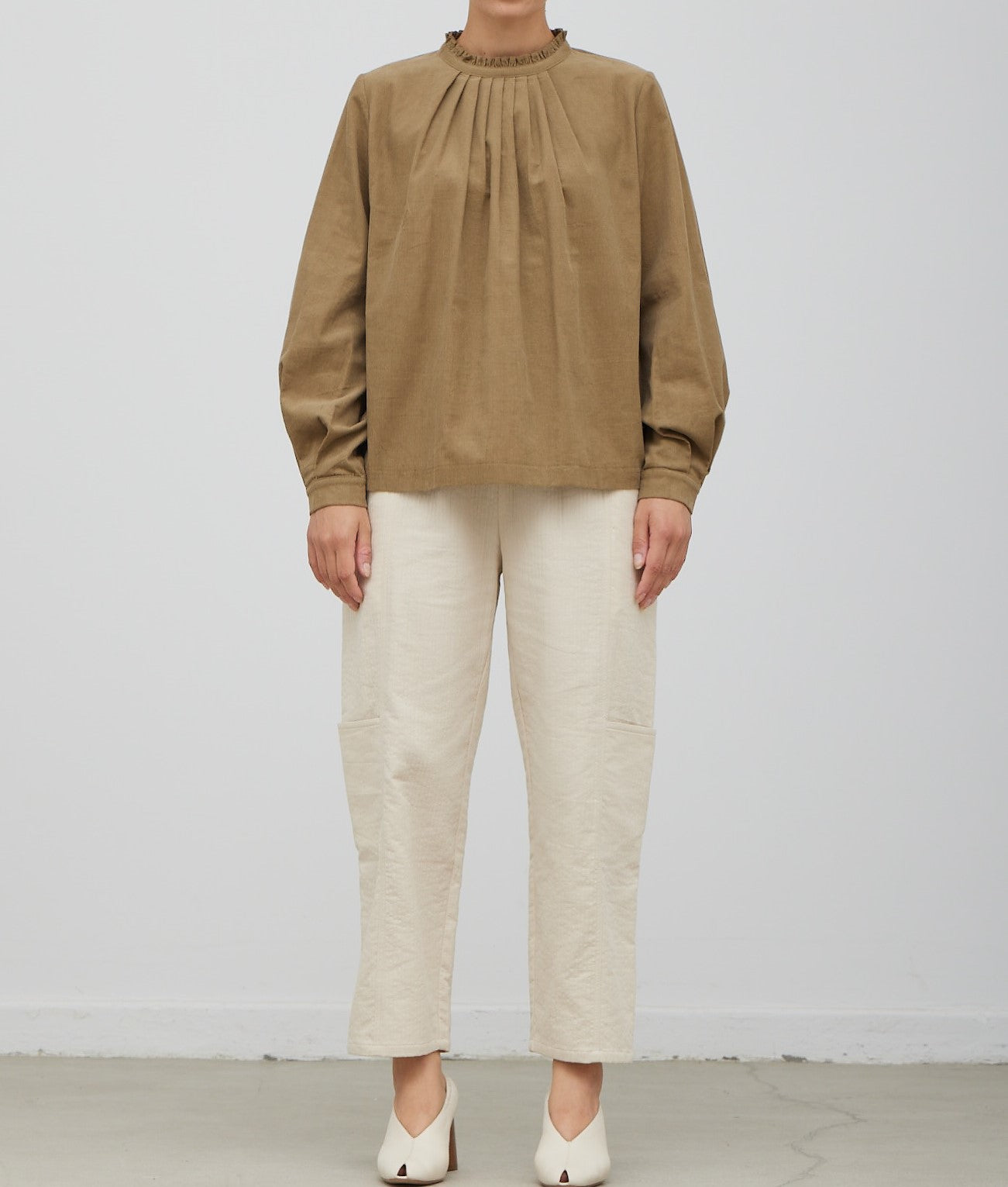 PLEATED DETAIL CORUROY BLOUSE