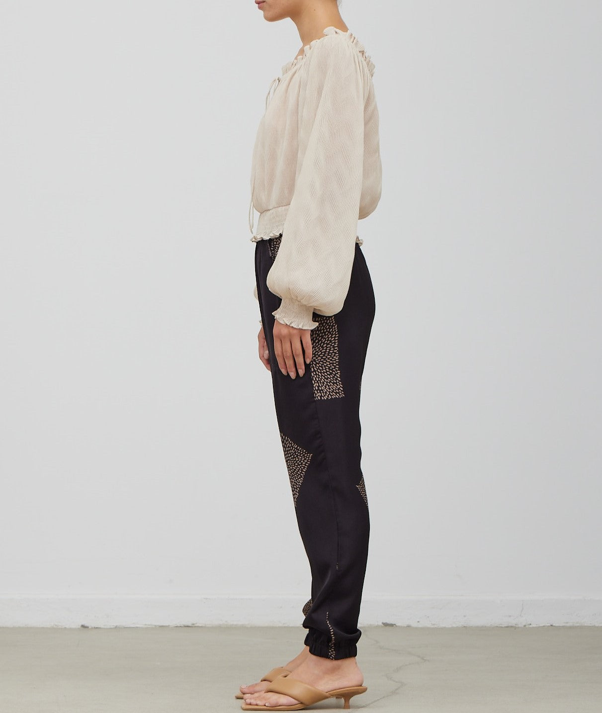 OFF THE SHOULDER TEXTURED TOP