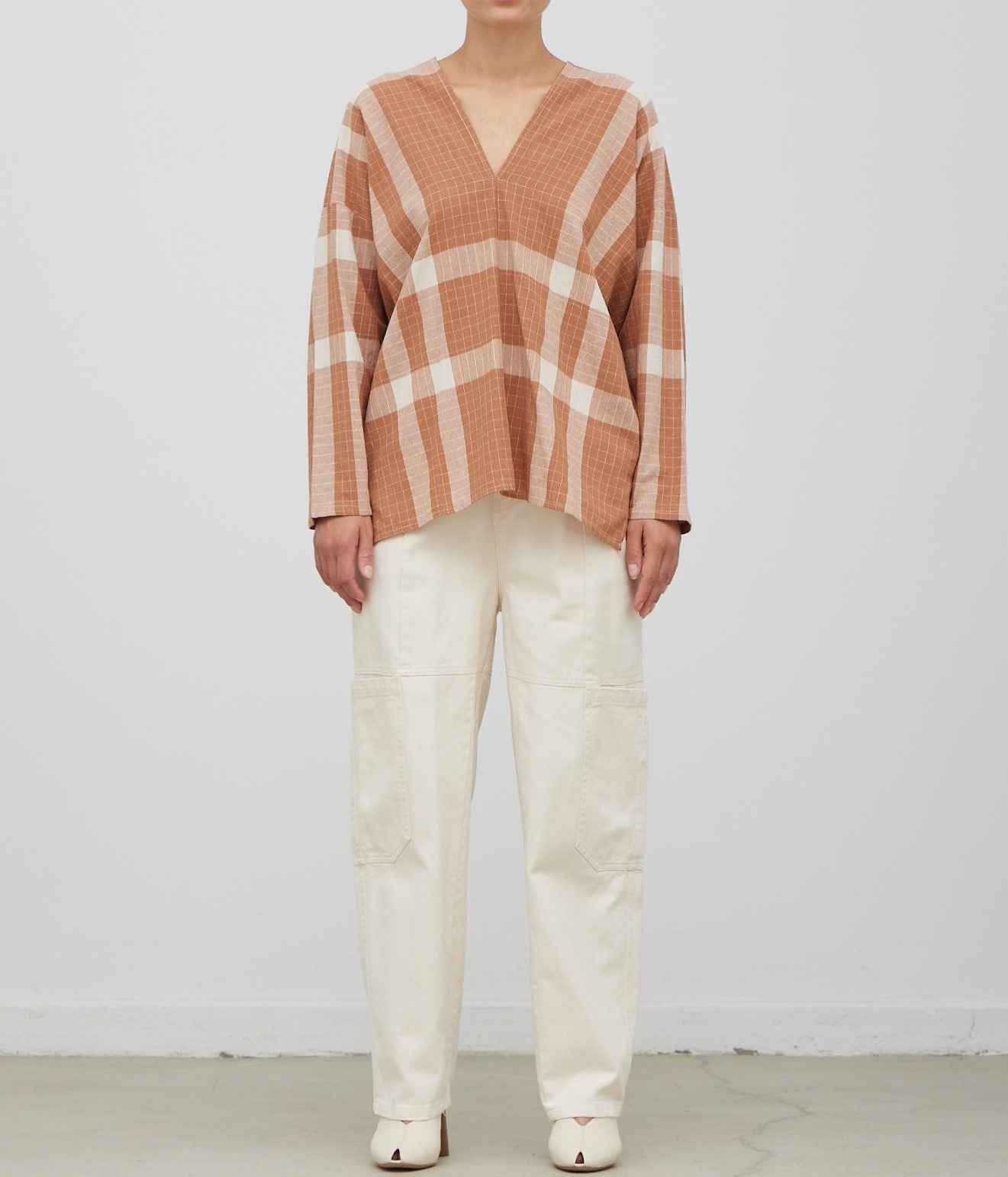 PLAID V-NECK COTTON BLOUSE