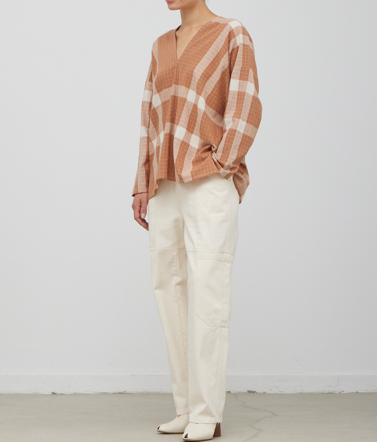 PLAID V-NECK COTTON BLOUSE