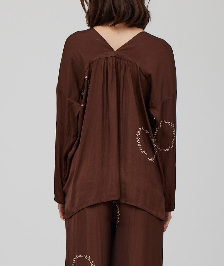 DOTTED CIRCLE SATIN V-NECK BLOUSE