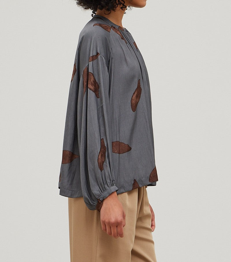 SATIN PETAL PRINT BLOUSE