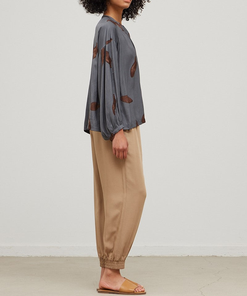 SATIN PETAL PRINT BLOUSE