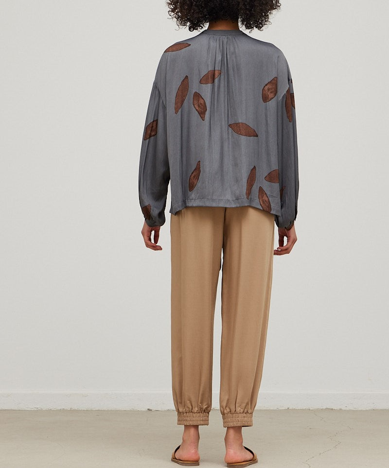SATIN PETAL PRINT BLOUSE