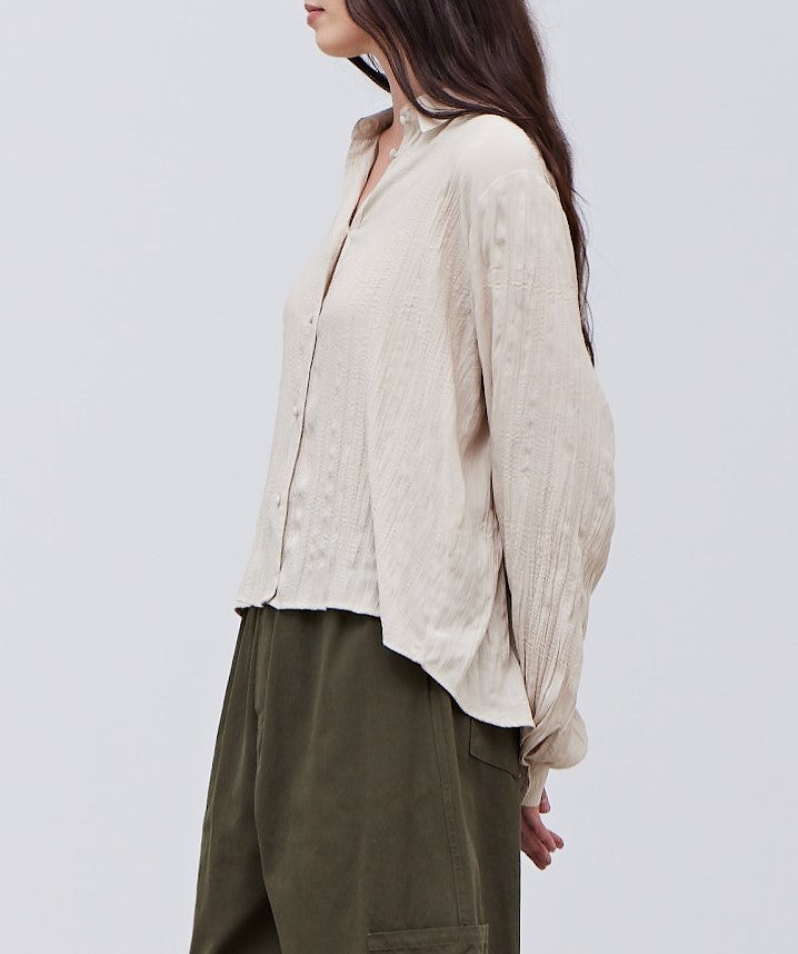 CRINKLE SATIN CROPPED SHIRT