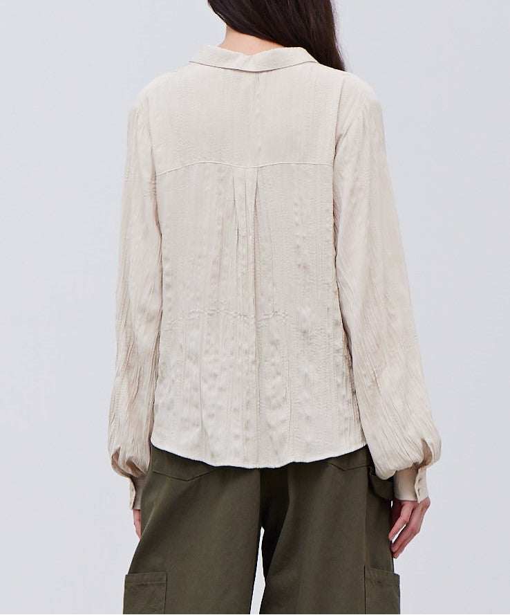 CRINKLE SATIN CROPPED SHIRT
