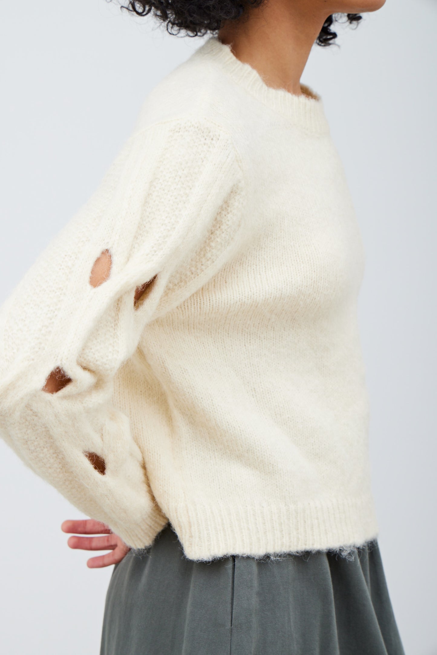 DETAILED PULLOVER SWEATER