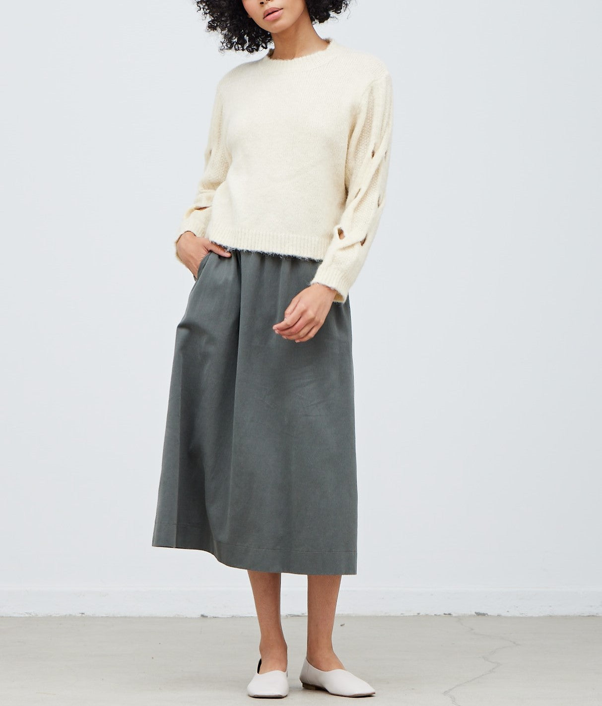DETAILED PULLOVER SWEATER