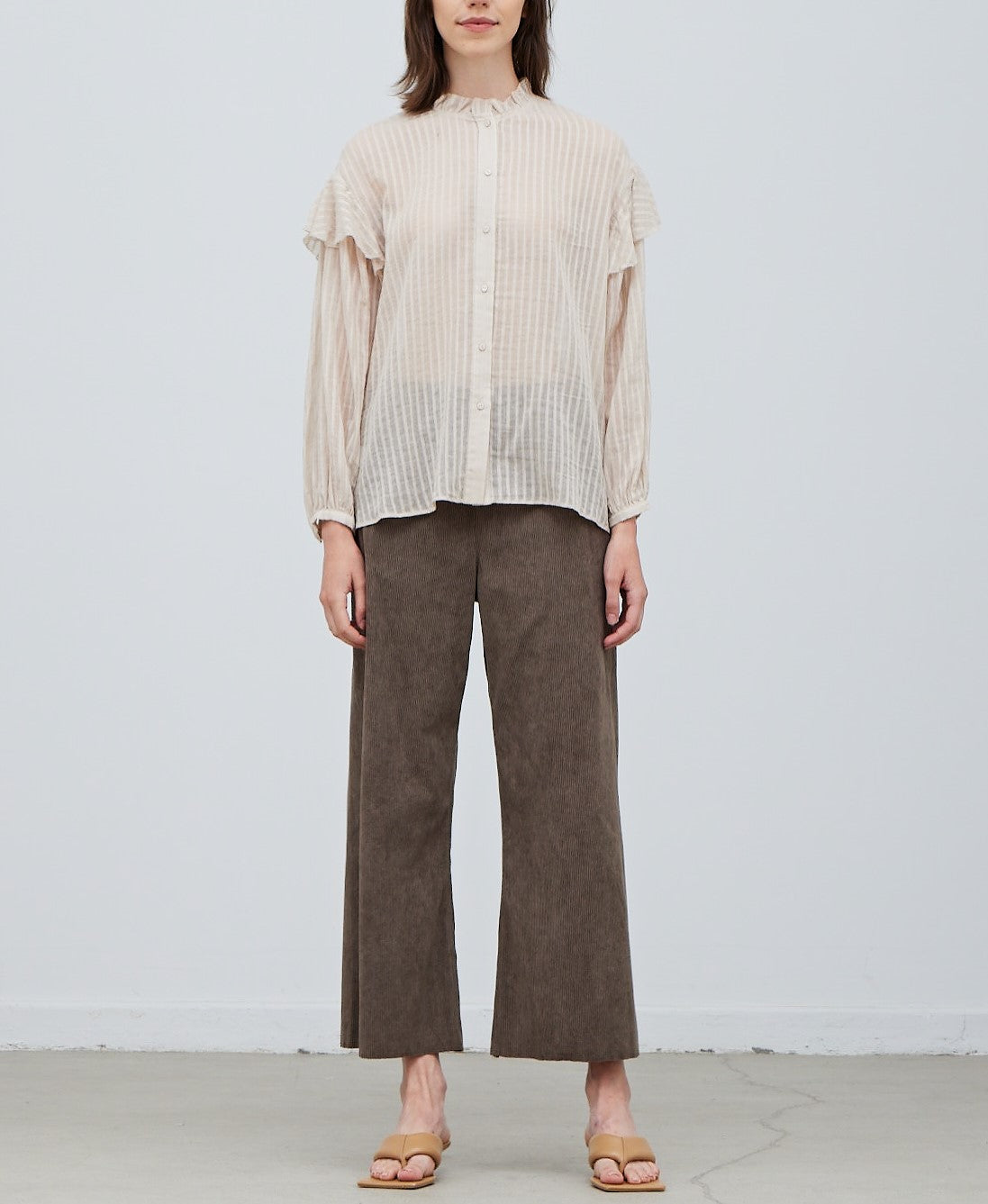 COTTON TEXTURE RUFFLED BLOUSE