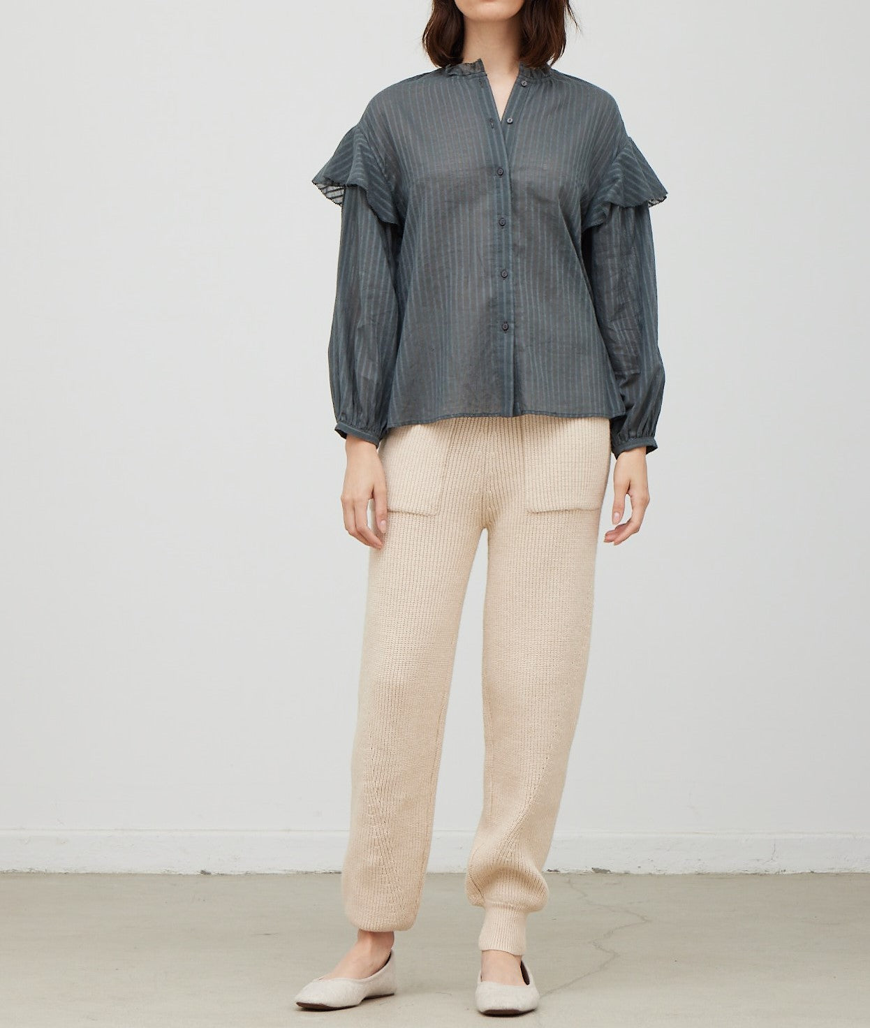 COTTON TEXTURE RUFFLED BLOUSE