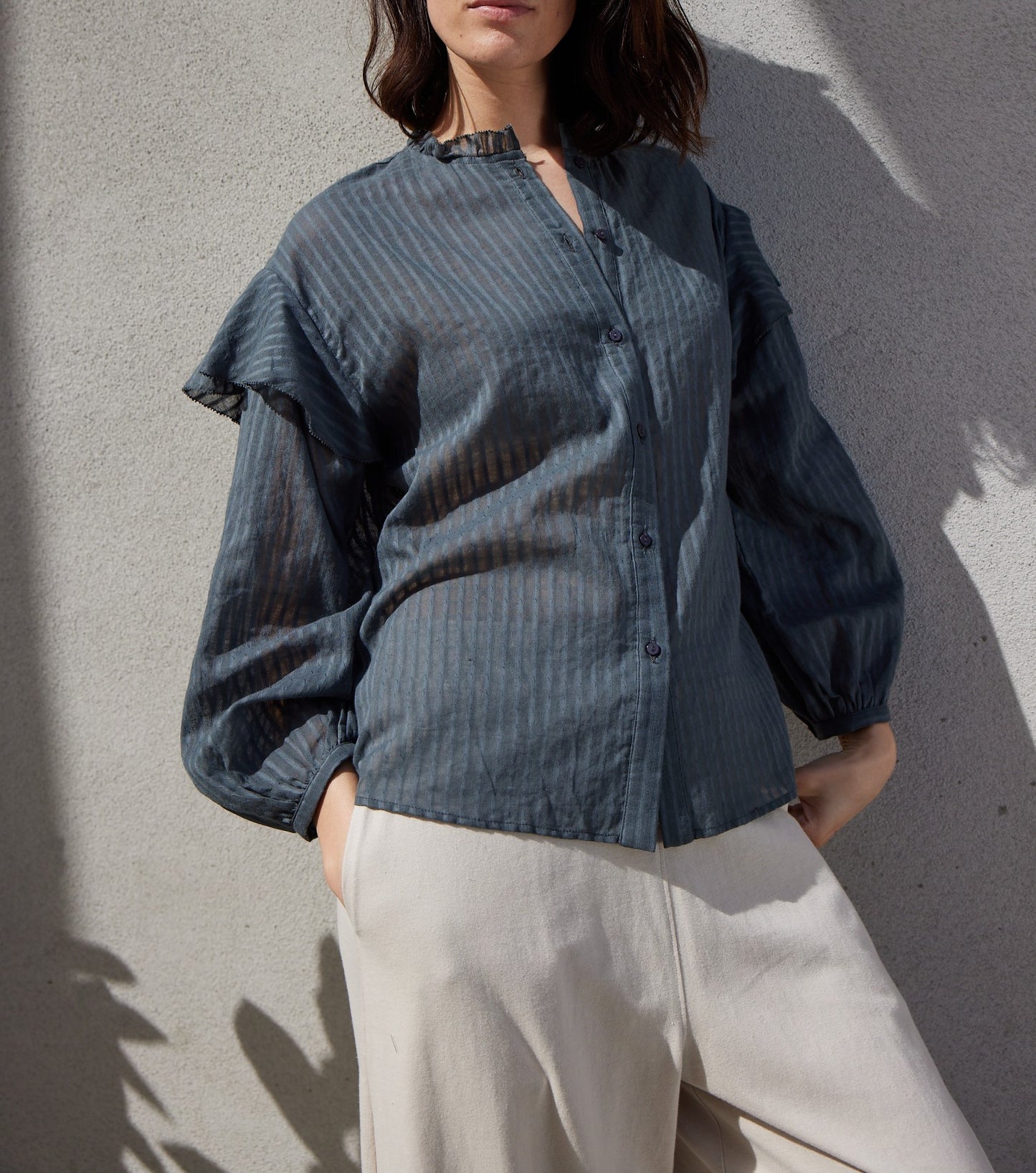 COTTON TEXTURE RUFFLED BLOUSE