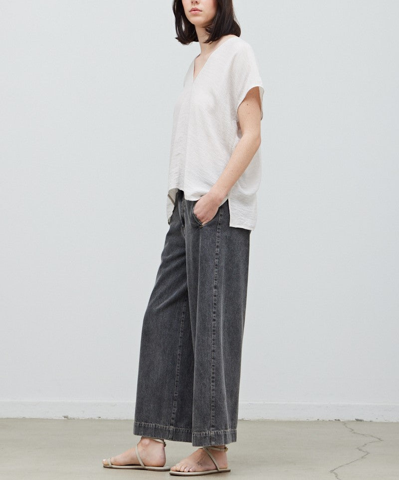 V NECK CREPE SLUB BLOUSE