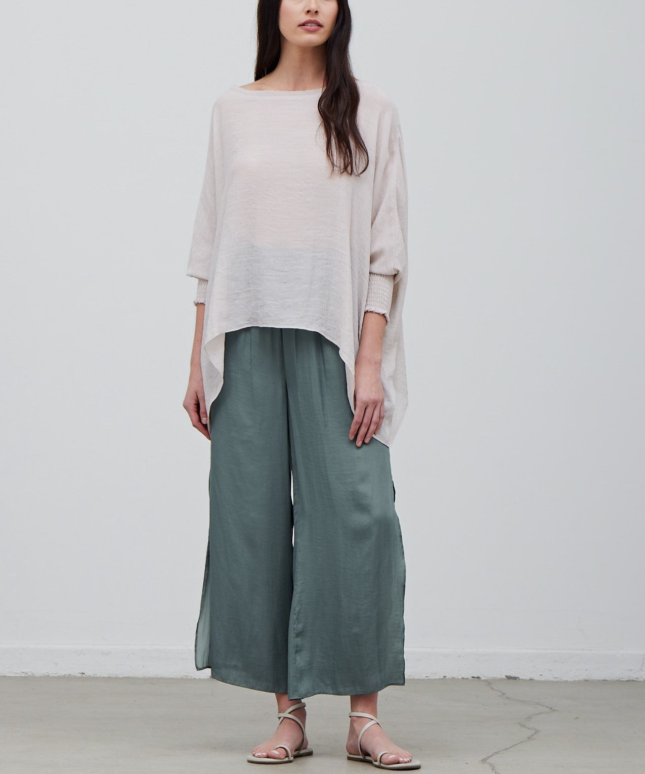 SMOCKED SLEEVE BLOUSE