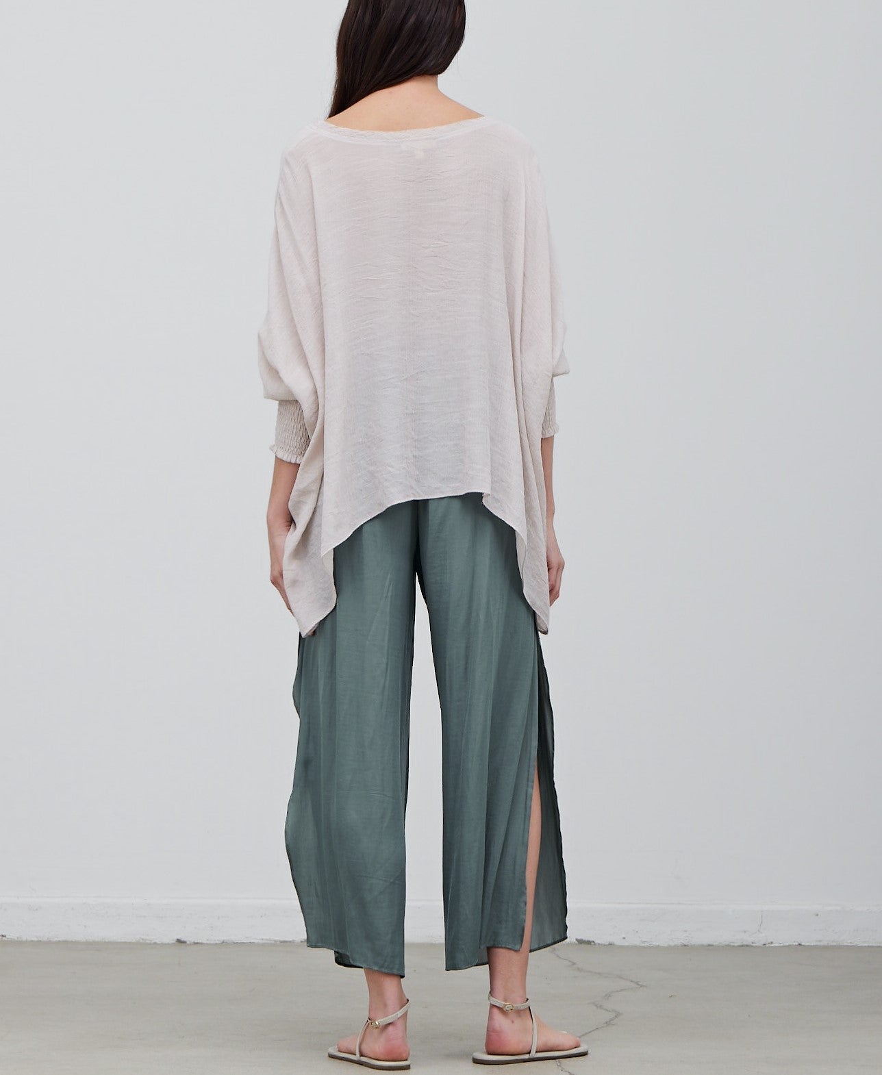 SMOCKED SLEEVE BLOUSE