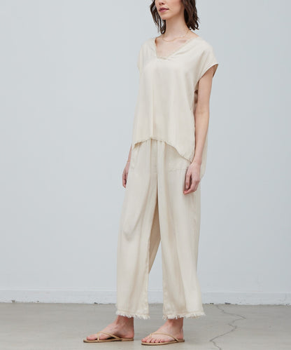 SQUARED NECK SHELL BLOUSE