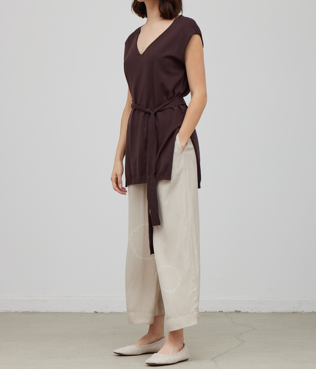 LONG BELTED KNIT TANK