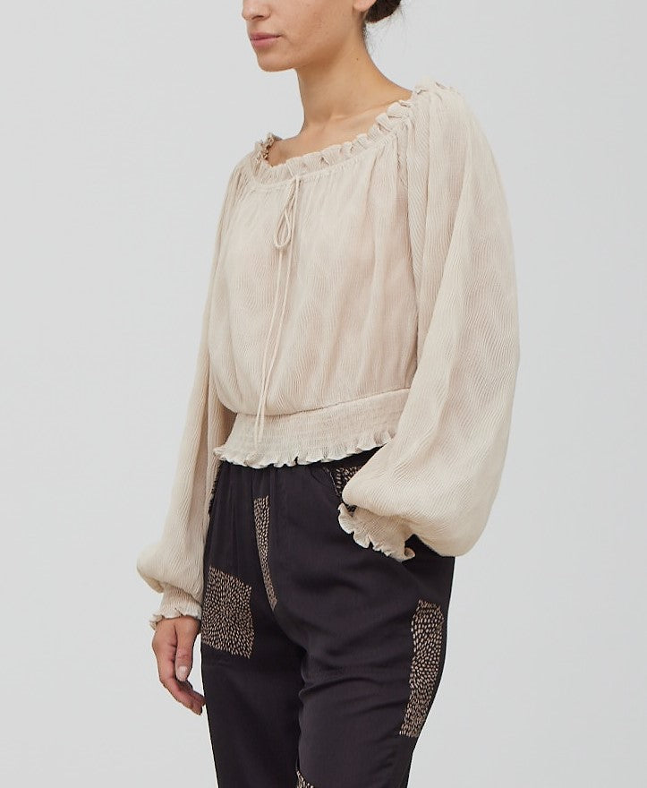 OFF THE SHOULDER TEXTURED TOP