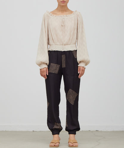 OFF THE SHOULDER TEXTURED TOP