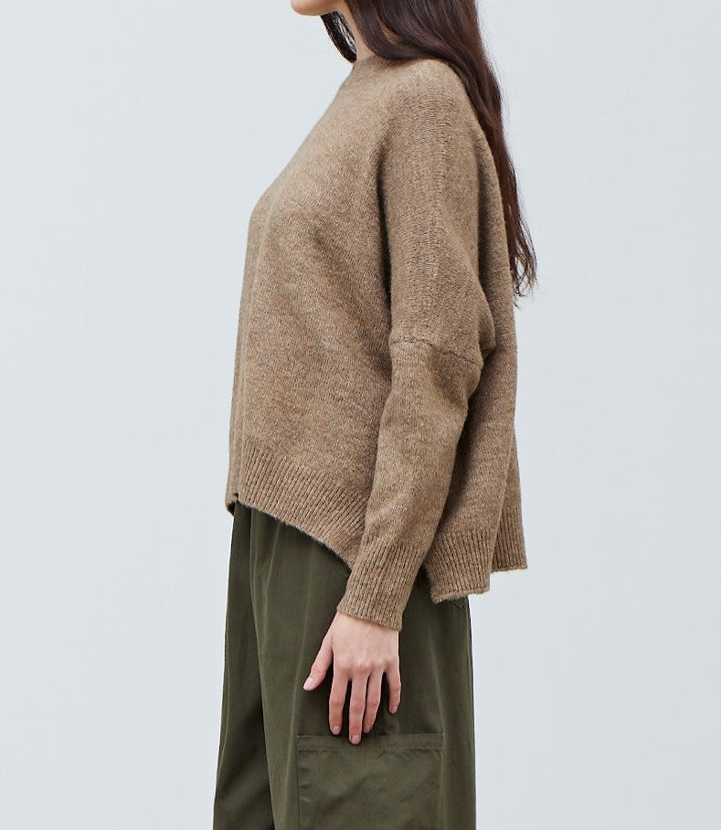 CROPPED OVERSIZED PULLOVER SWEATER