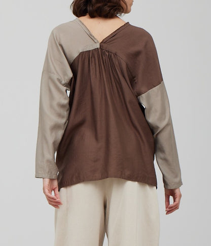 COLOR BLOCKED V-NECK BLOUSE