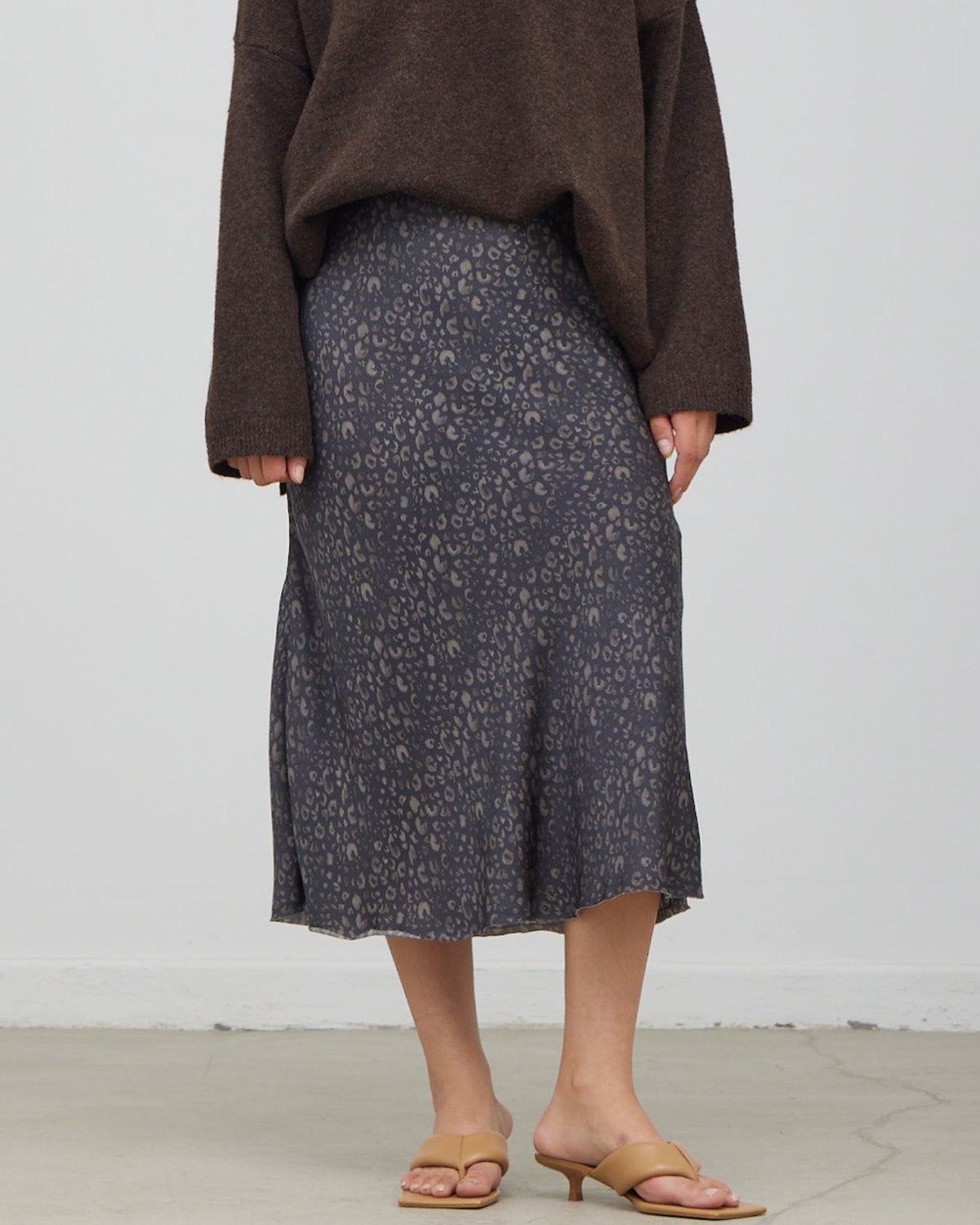 LEOPARD SATIN SLIP SKIRT
