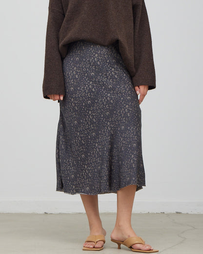LEOPARD SATIN SLIP SKIRT